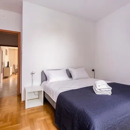 Centre By Bookinghost Apartament *