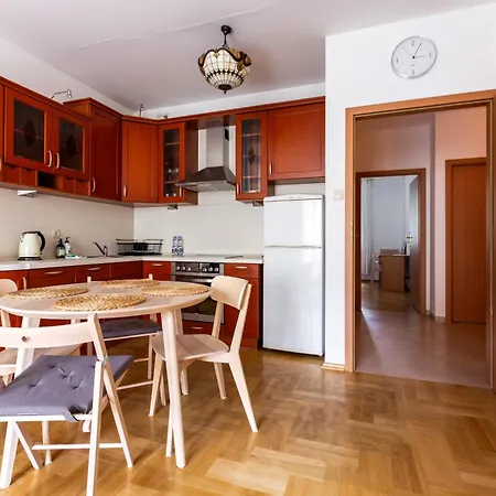 Apartament Centre By Bookinghost