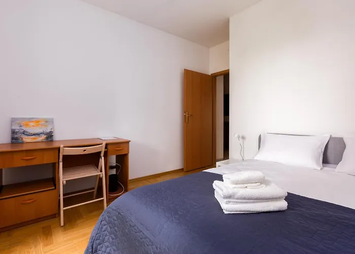 Centre By Bookinghost