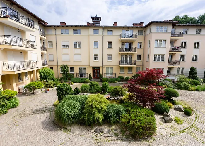 Centre By Bookinghost Apartment